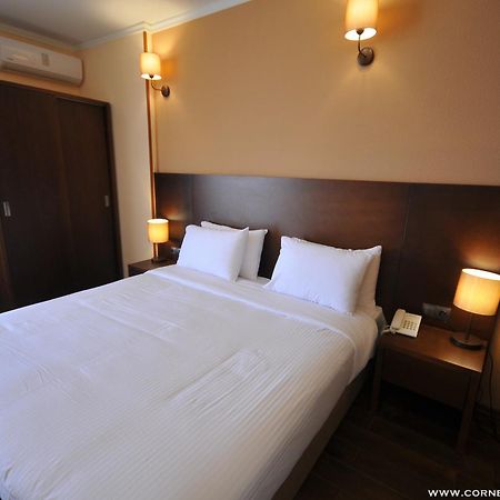 באטומי Hotel Corner Inn מראה חיצוני תמונה