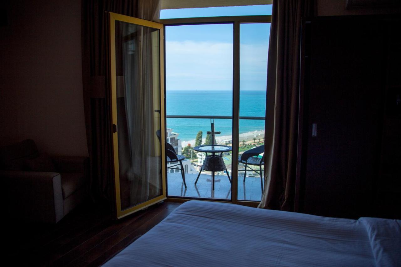 באטומי Hotel Corner Inn מראה חיצוני תמונה