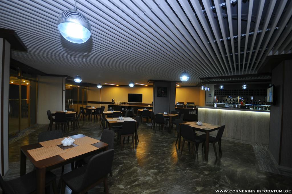 באטומי Hotel Corner Inn מראה חיצוני תמונה