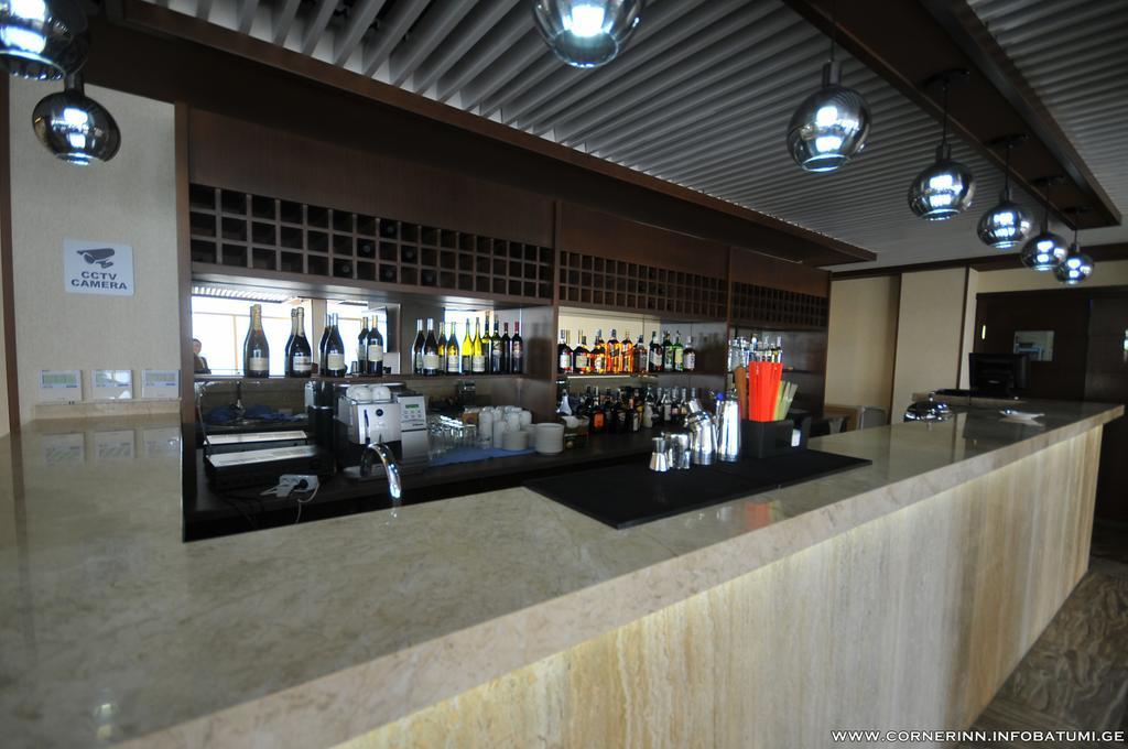 באטומי Hotel Corner Inn מראה חיצוני תמונה