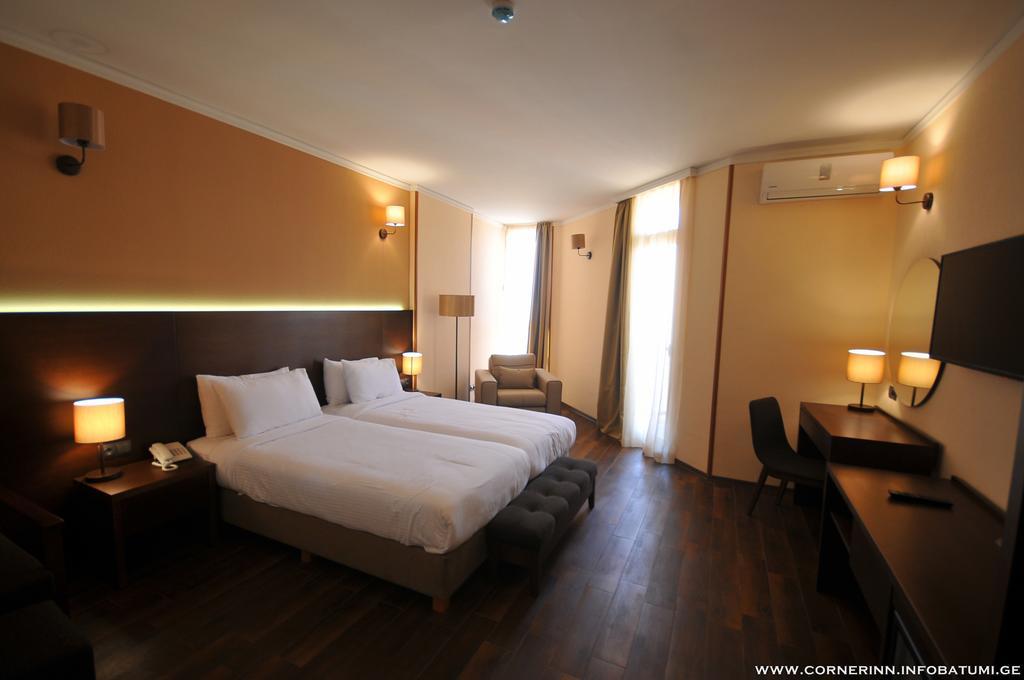 באטומי Hotel Corner Inn מראה חיצוני תמונה