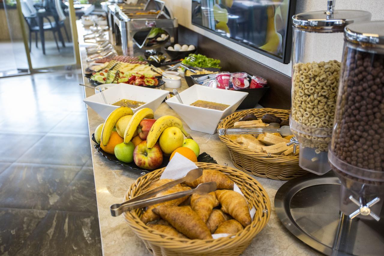 באטומי Hotel Corner Inn מראה חיצוני תמונה