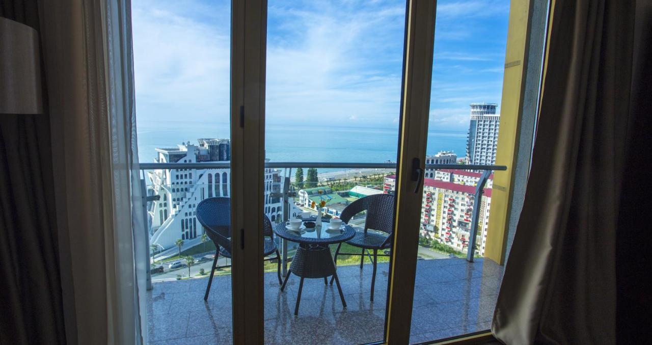 באטומי Hotel Corner Inn מראה חיצוני תמונה